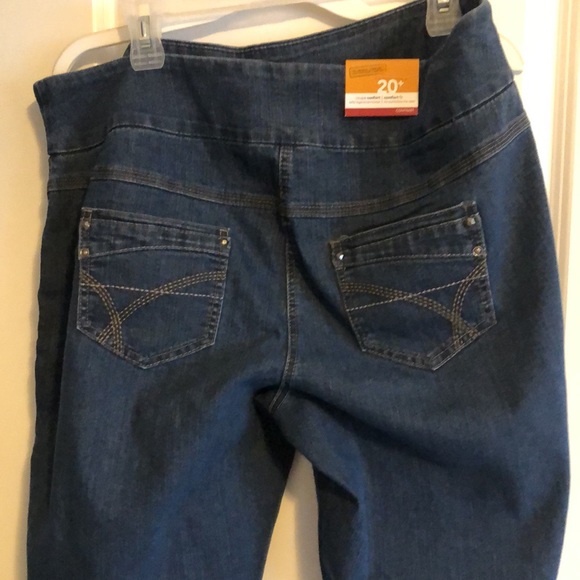 Reitman’s Capris - Picture 4 of 6